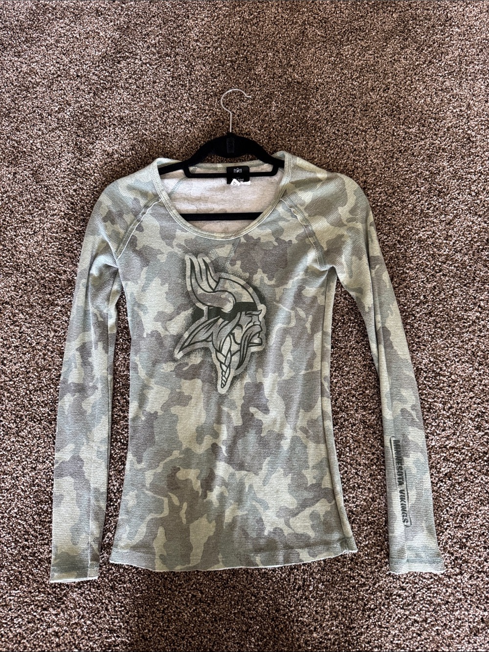 Team Apparel Minnesota Vikings Women's Camo Long-Sleeve Tee
